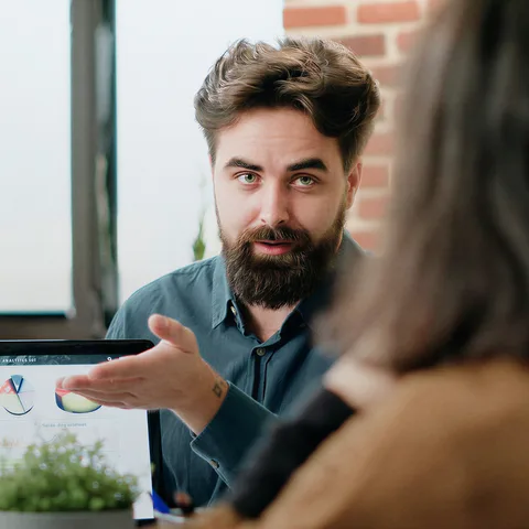 Smartes Ausgabenmanagement für Marketingagenturen